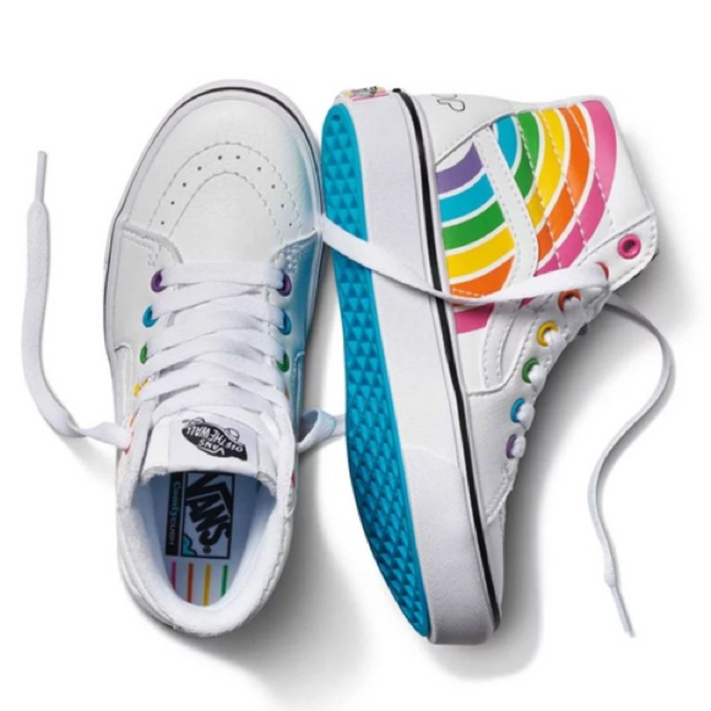 VANS X FLOUR SHOP KIDS COMFYCUSH SK8 HI ZIP RAINBOW NWT in box, never worn sz 1